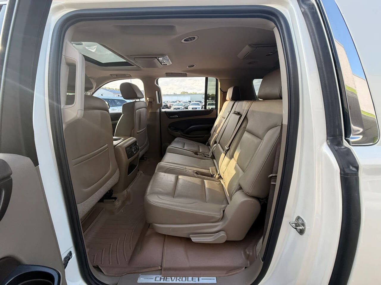 Used 2015 Chevrolet Suburban LT AWD/4WD image 21