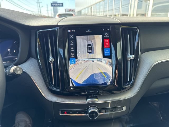 Certified 2025 Volvo XC60 B5 Plus AWD/4WD image 25