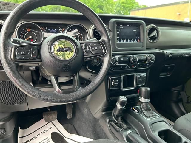 Used 2022 Jeep Wrangler Sport AWD/4WD image 14