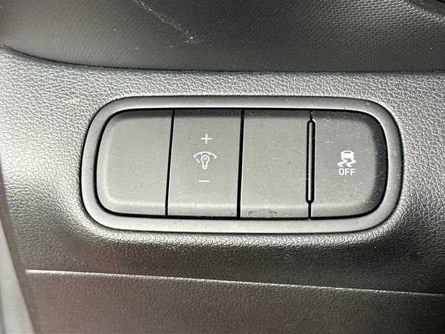 Used 2024 Hyundai Venue SE image 21