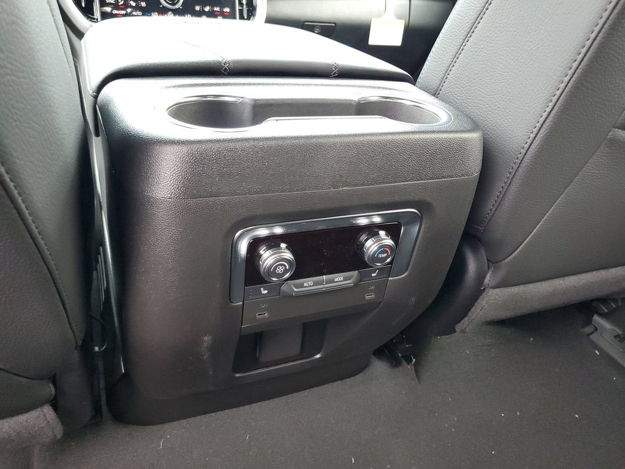 New 2026 GMC Yukon XL Denali RWD image 16