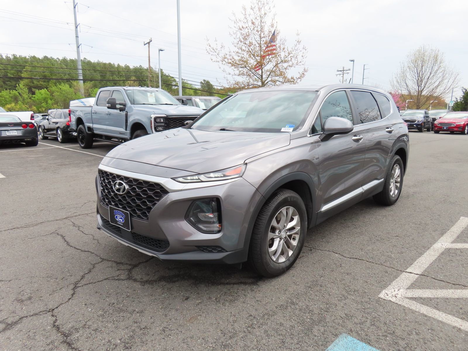 Used 2020 Hyundai Santa Fe SE image 3