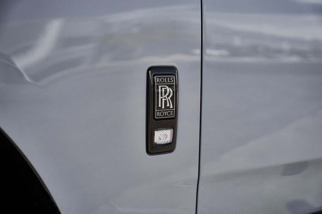 Used 2024 Rolls-Royce Cullinan Black Badge w/ Dark Exterior Package AWD/4WD image 10