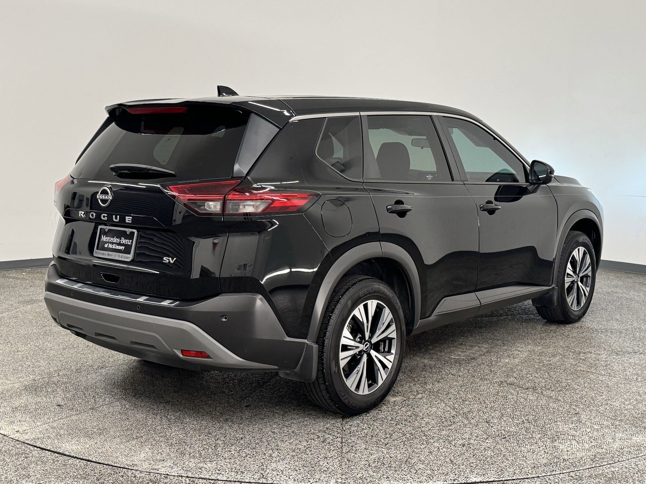 Used 2022 Nissan Rogue SV image 7