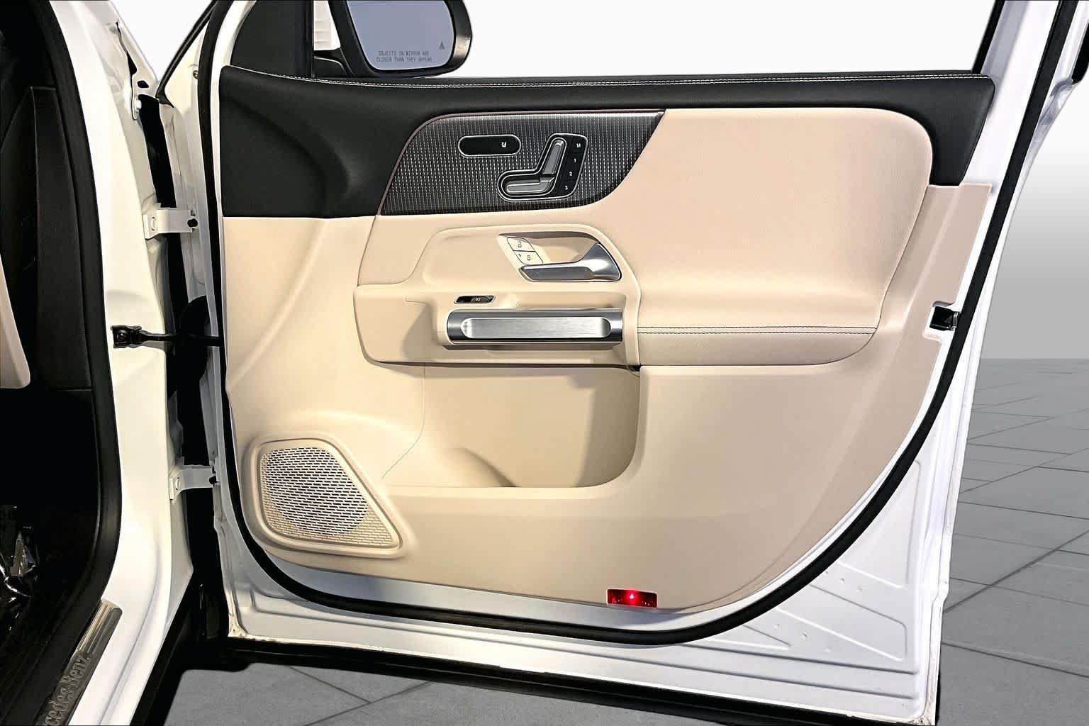 Certified 2021 Mercedes-Benz GLB 250 4MATIC image 23