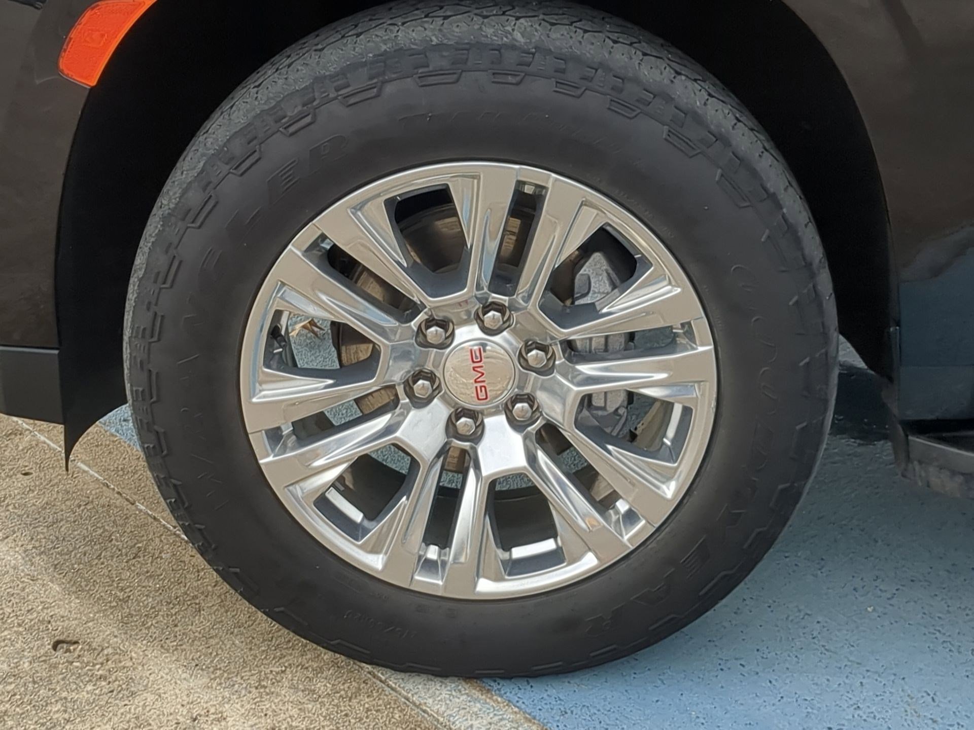 Used 2024 GMC Yukon Denali image 11