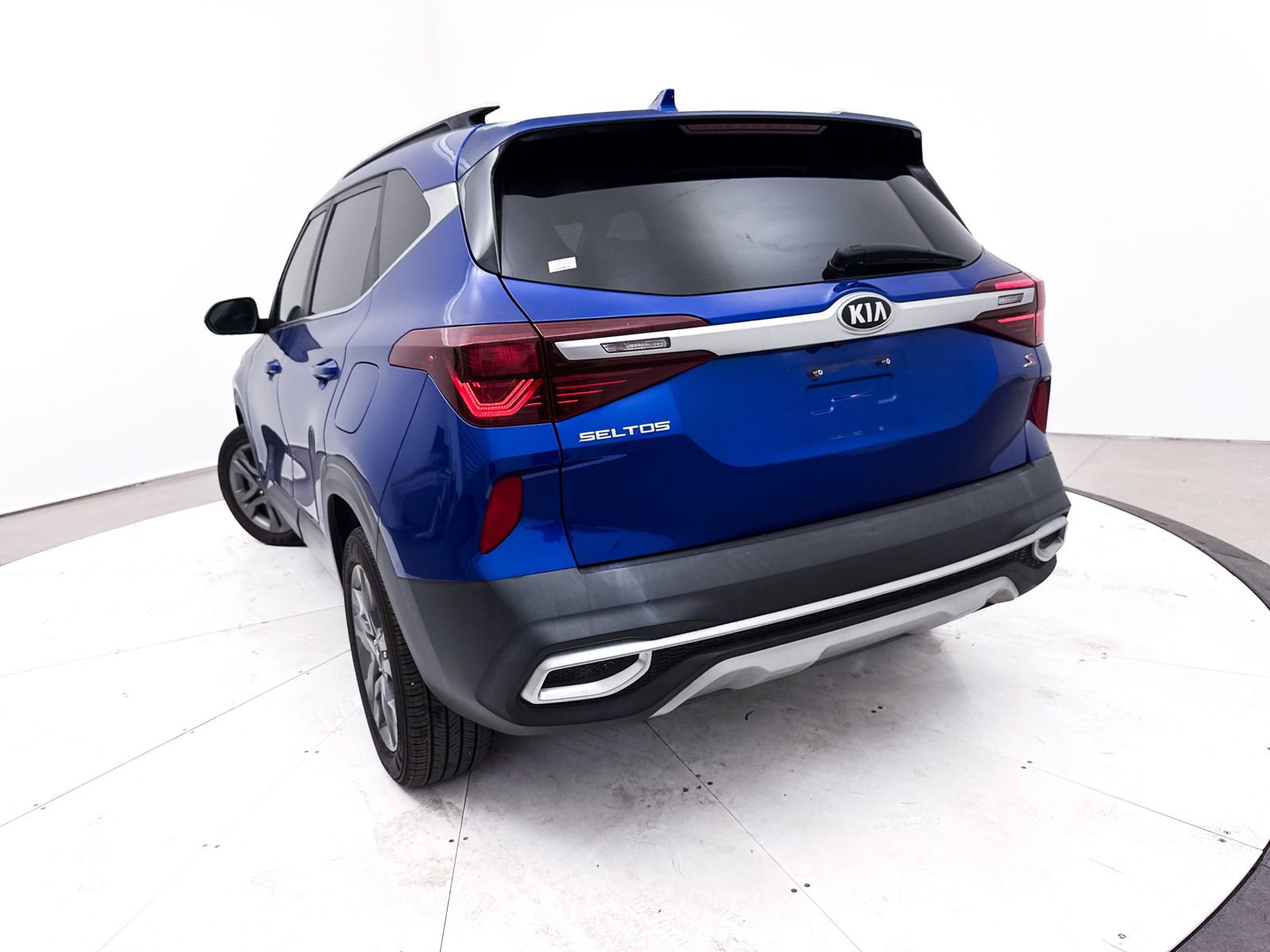 Used 2021 Kia Seltos S FWD image 7