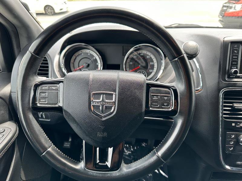 Used 2019 Dodge Grand Caravan SE FWD image 16