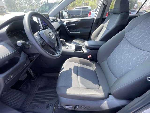 Used 2024 Toyota RAV4 XLE w/ Convenience Package image 16