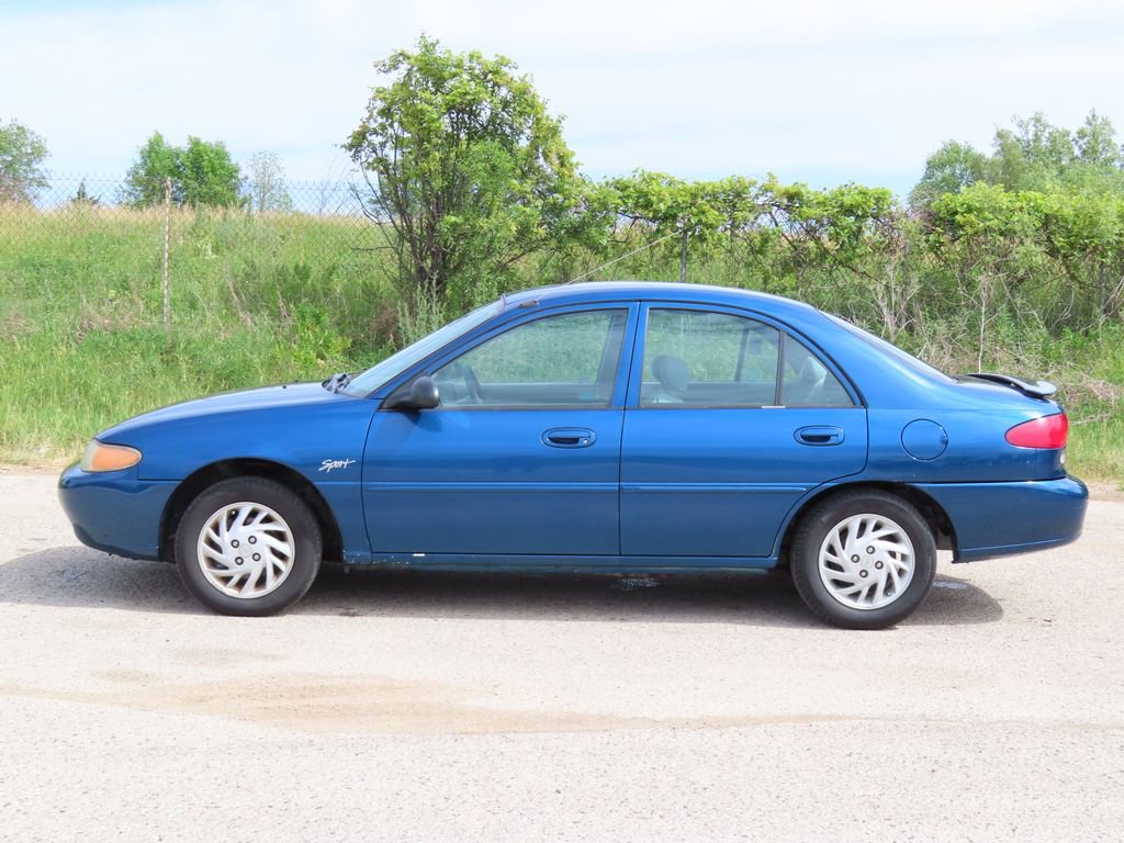Used 1998 Ford Escort SE FWD image 8