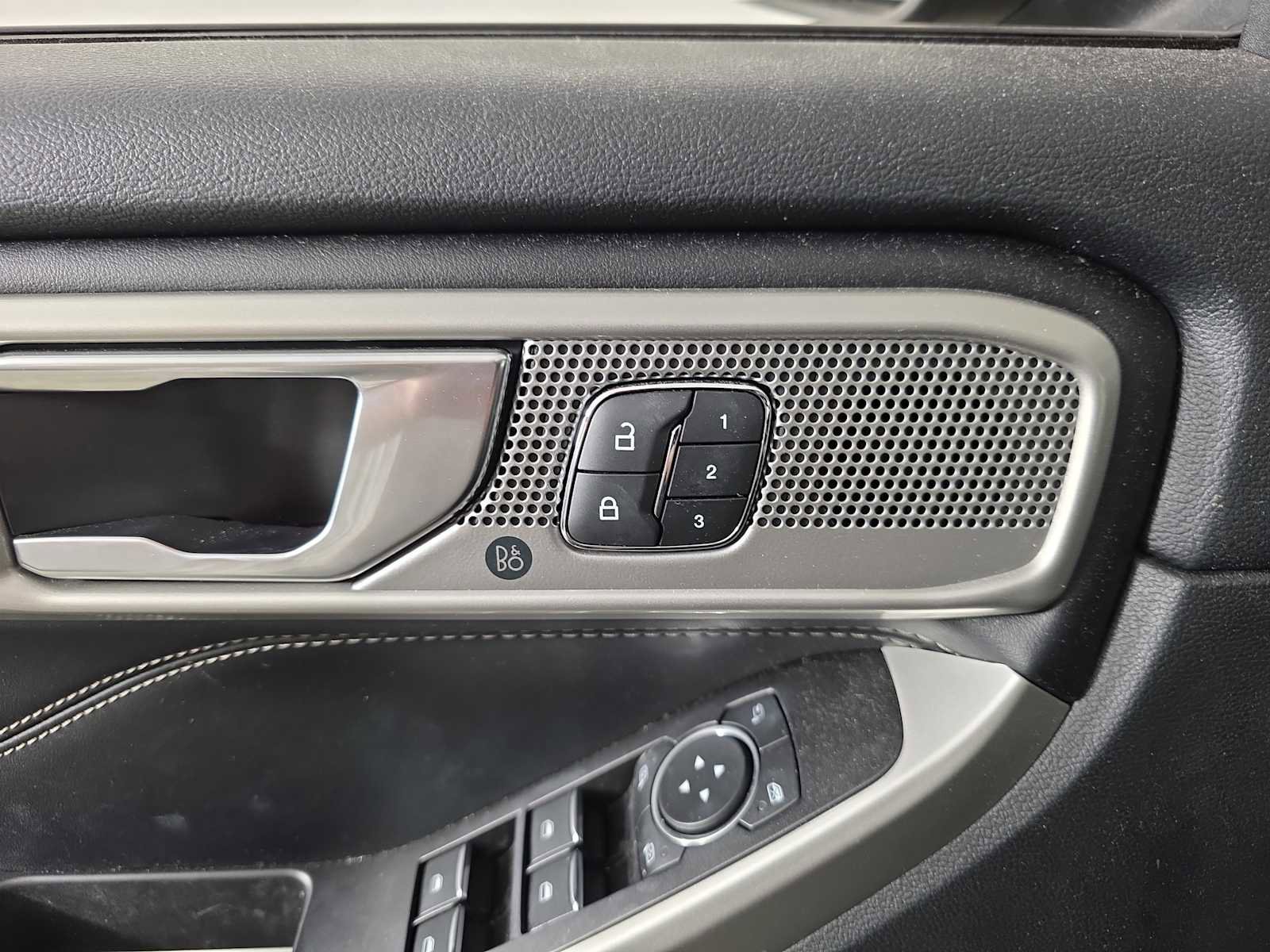 Used 2022 Ford Explorer Limited w/ Equipment Group 301A image 27