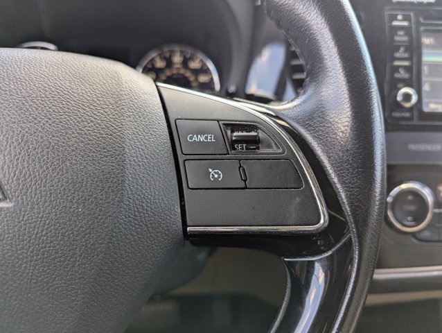 Used 2016 Mitsubishi Outlander SE image 14