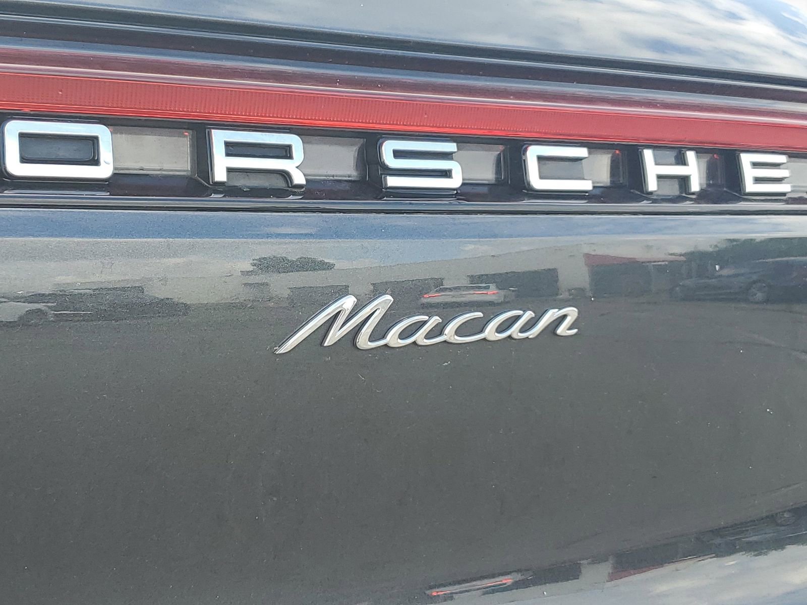 Used 2021 Porsche Macan image 6