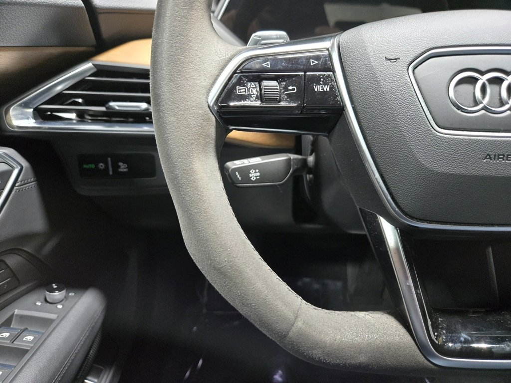 Used 2022 Audi e-tron GT Premium Plus image 15