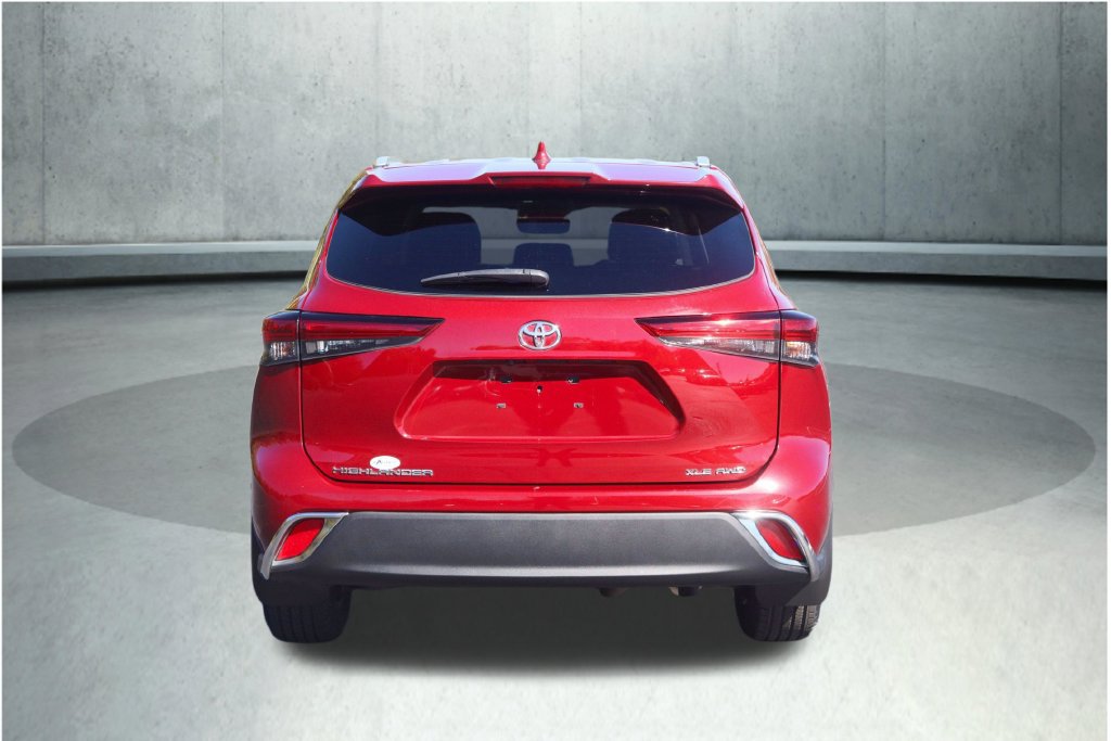 Used 2022 Toyota Highlander XLE AWD/4WD image 13