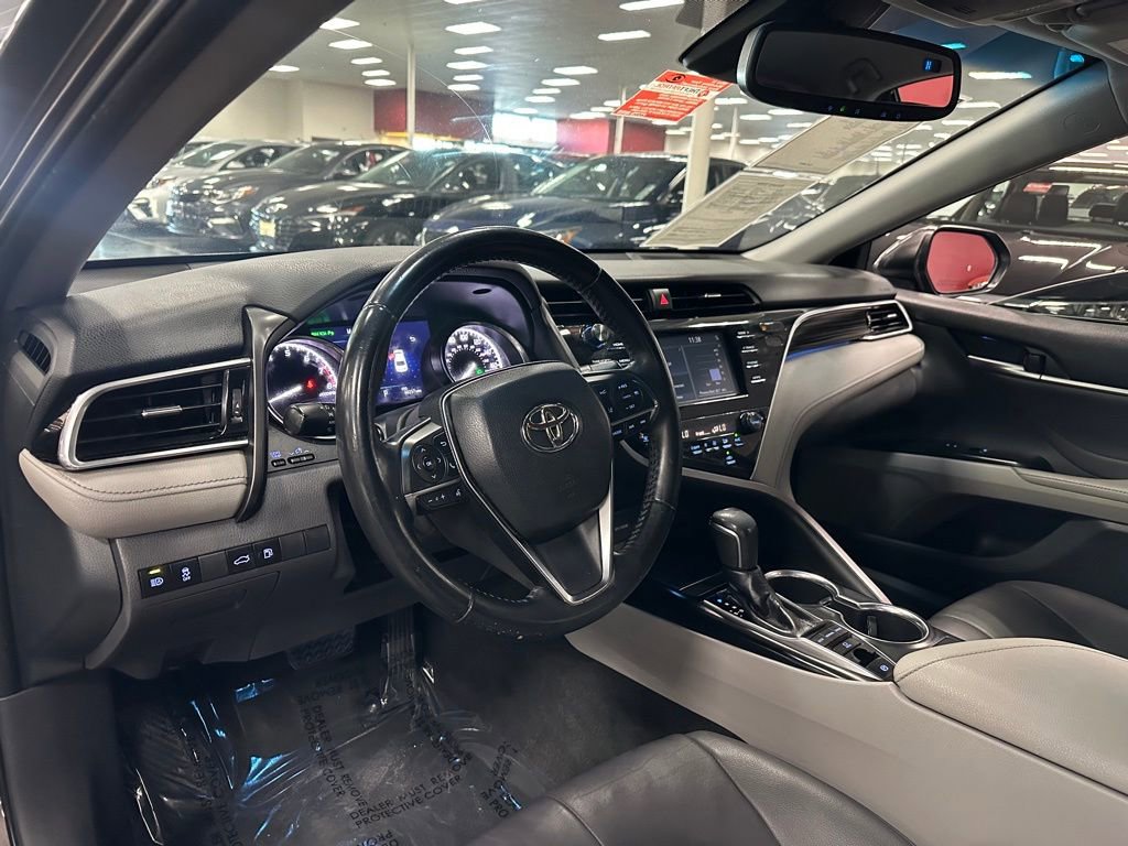 Used 2018 Toyota Camry XLE FWD image 13