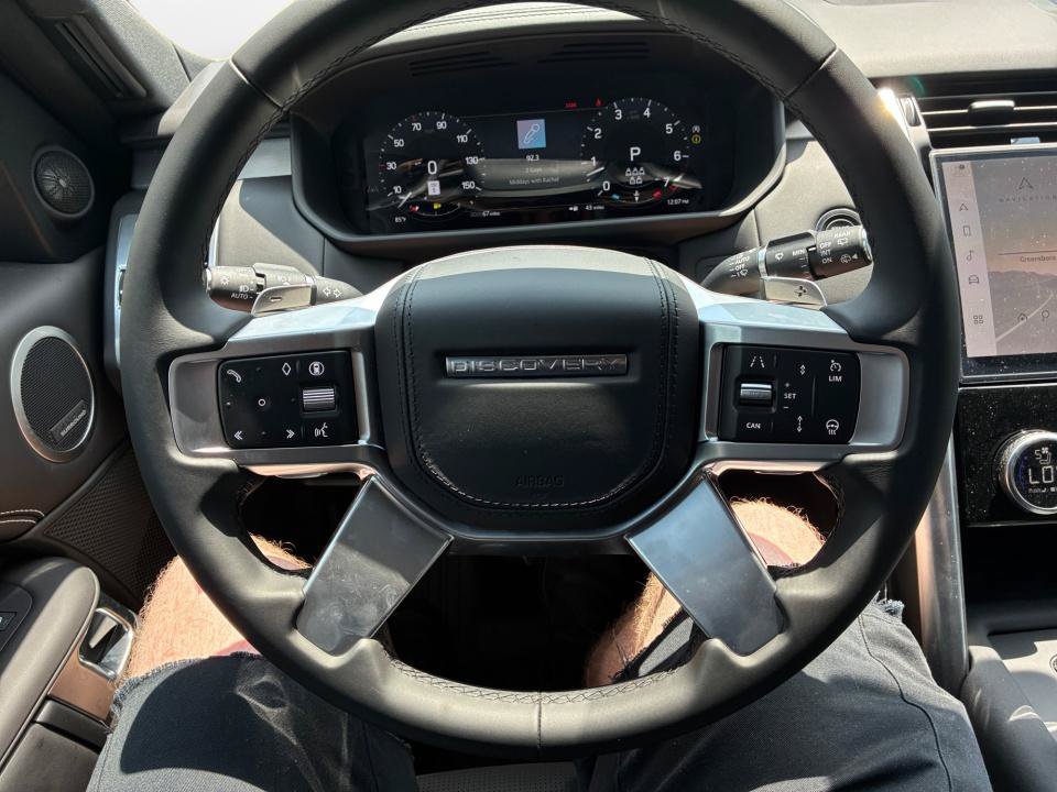 New 2026 Land Rover Discovery Limited Edition AWD/4WD image 10