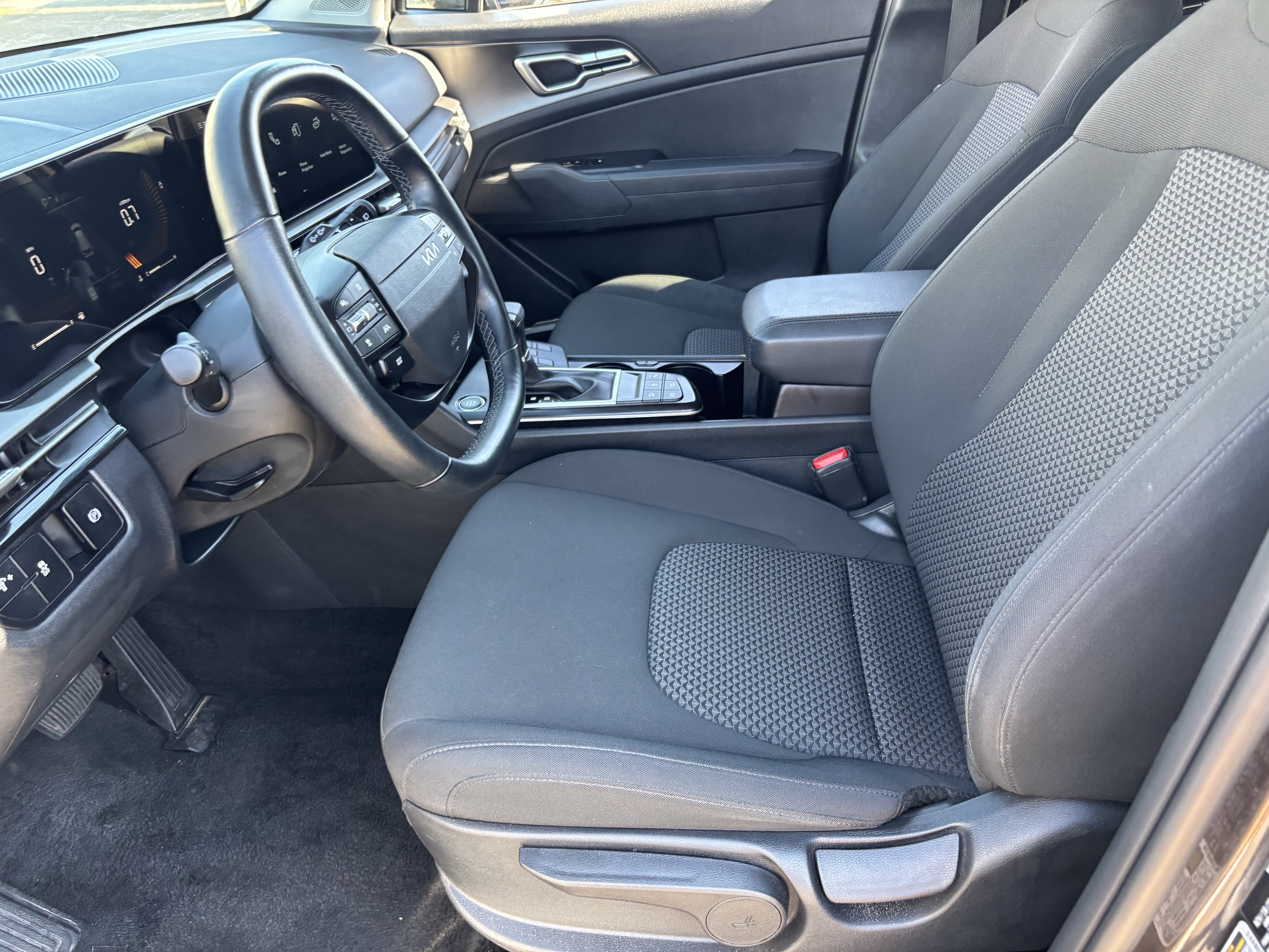 Certified 2026 Kia Sportage LX FWD image 17