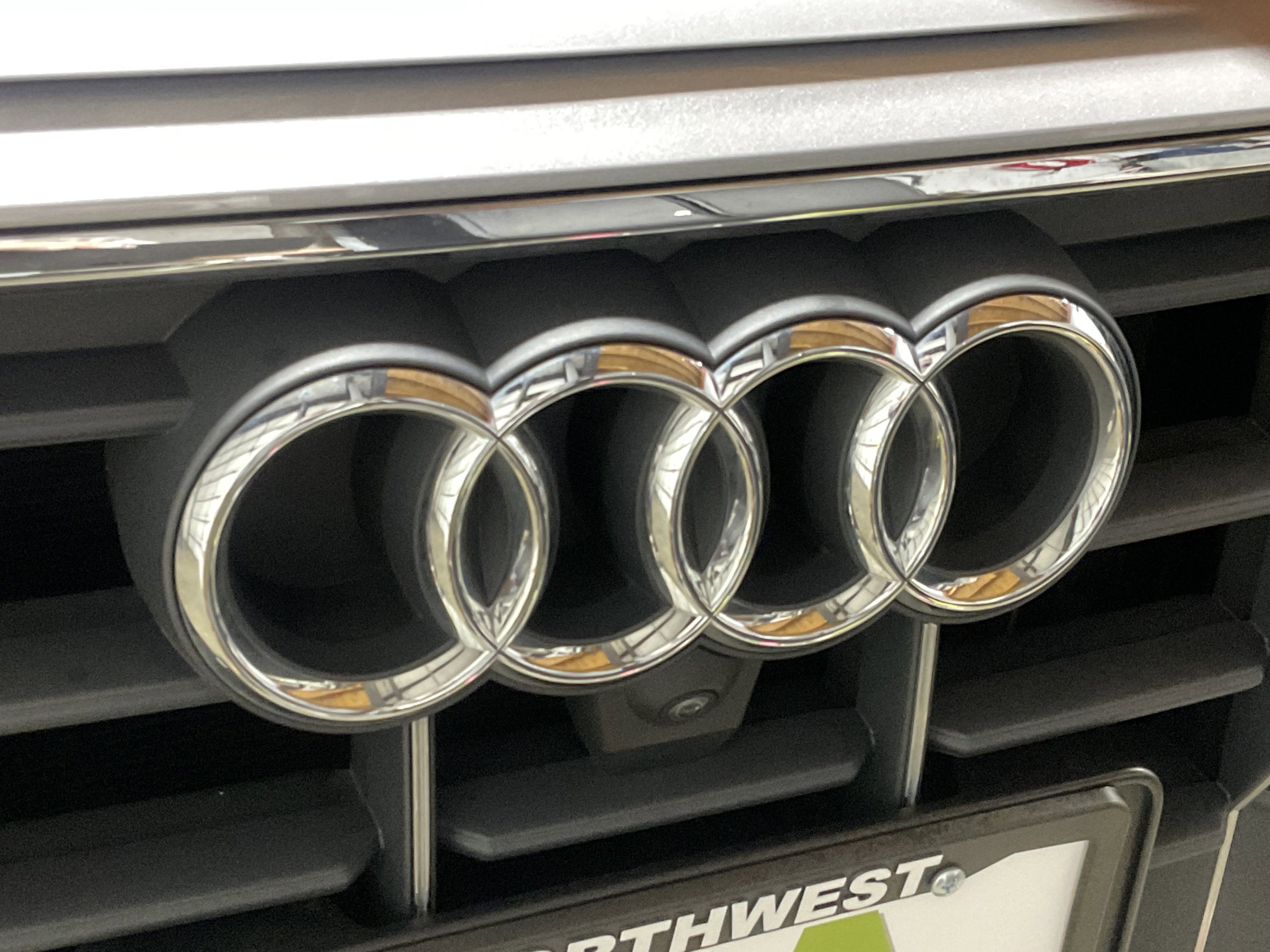Used 2022 Audi Q8 Premium w/ Convenience Package AWD/4WD image 6