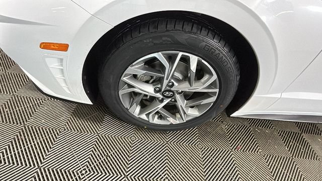 Used 2023 Hyundai Sonata SEL w/ Convenience Package FWD image 9
