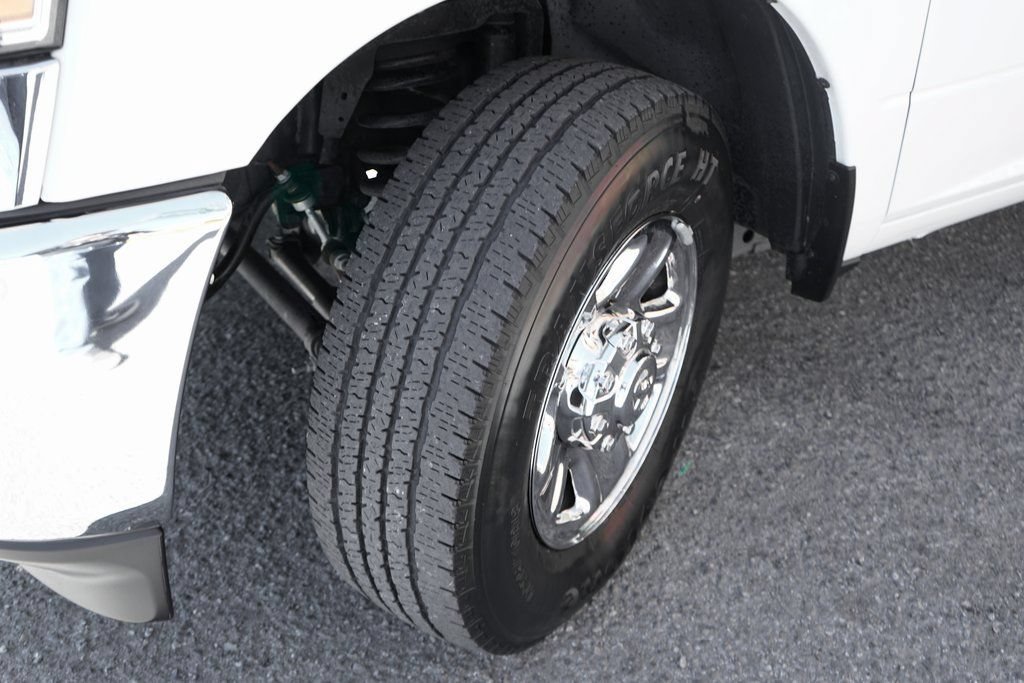 Used 2024 RAM 2500 Tradesman w/ Chrome Appearance Group RWD image 44
