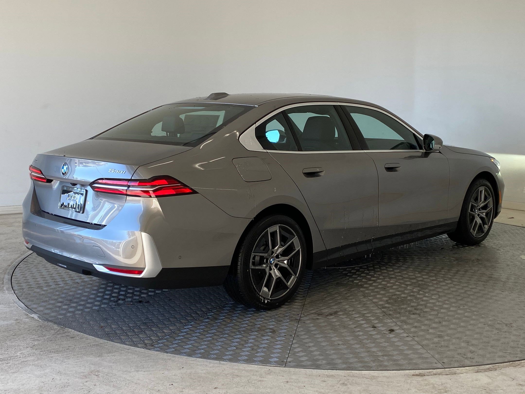 New 2026 BMW 530i xDrive w/ Premium Package image 8