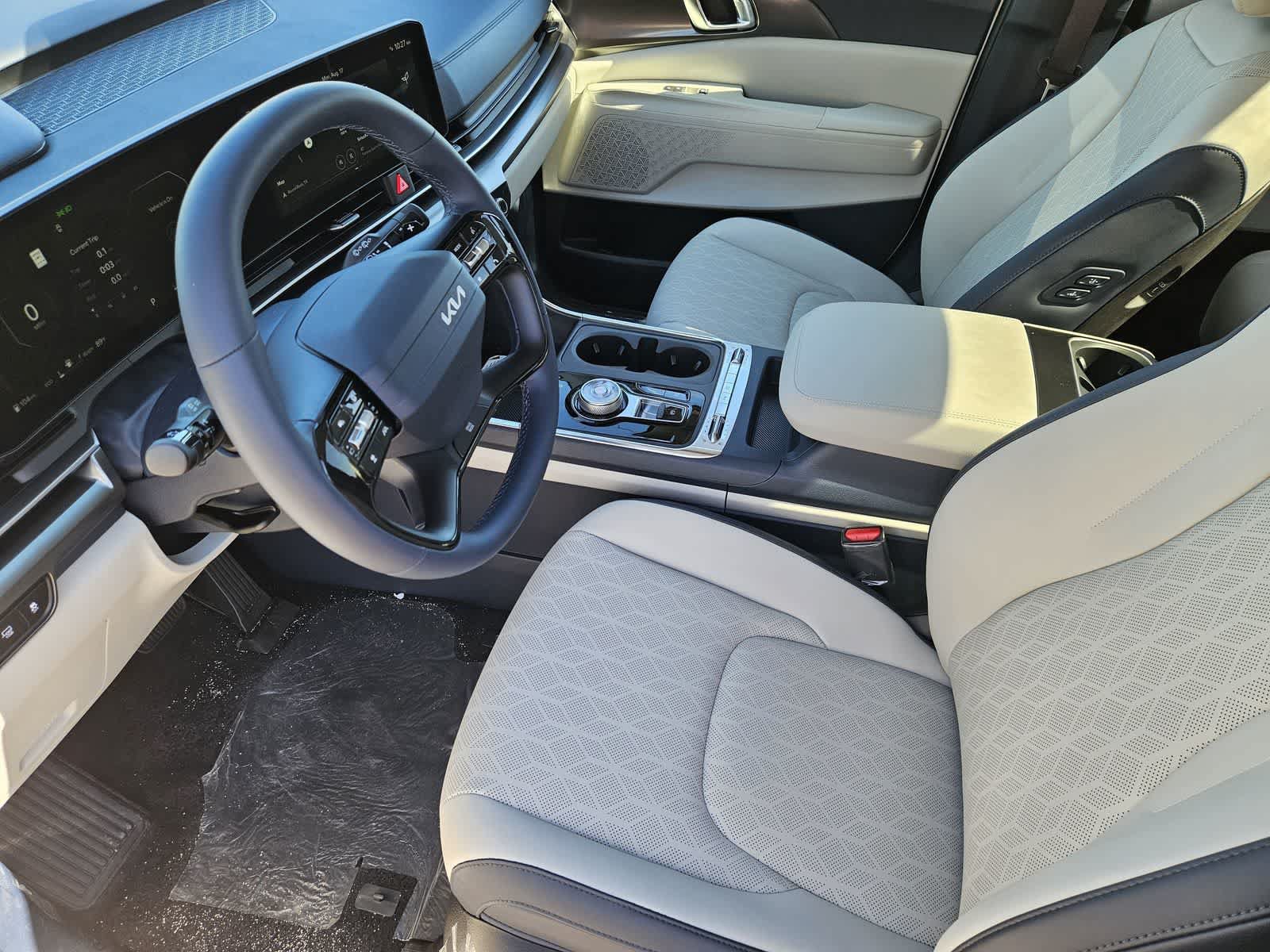 New 2027 Kia Carnival SX w/ Dark Edition Package FWD image 2
