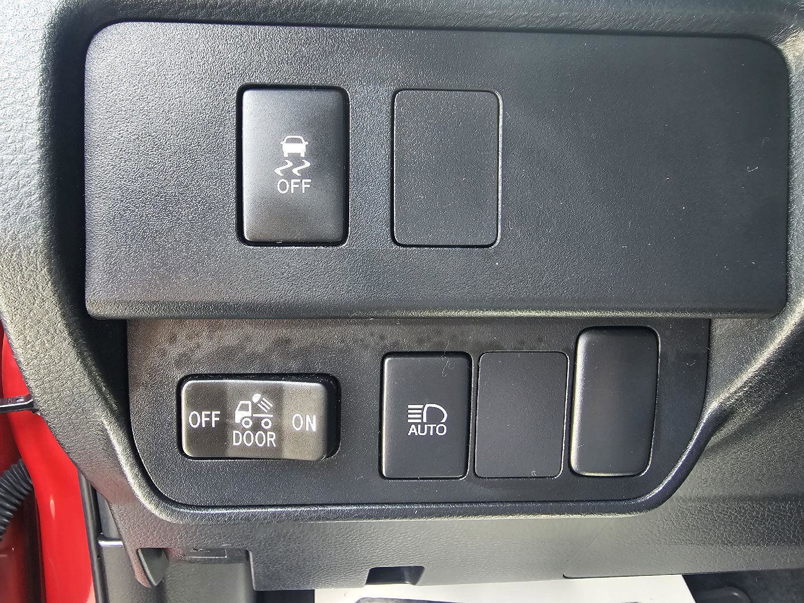 Used 2023 Toyota Tacoma SR image 12