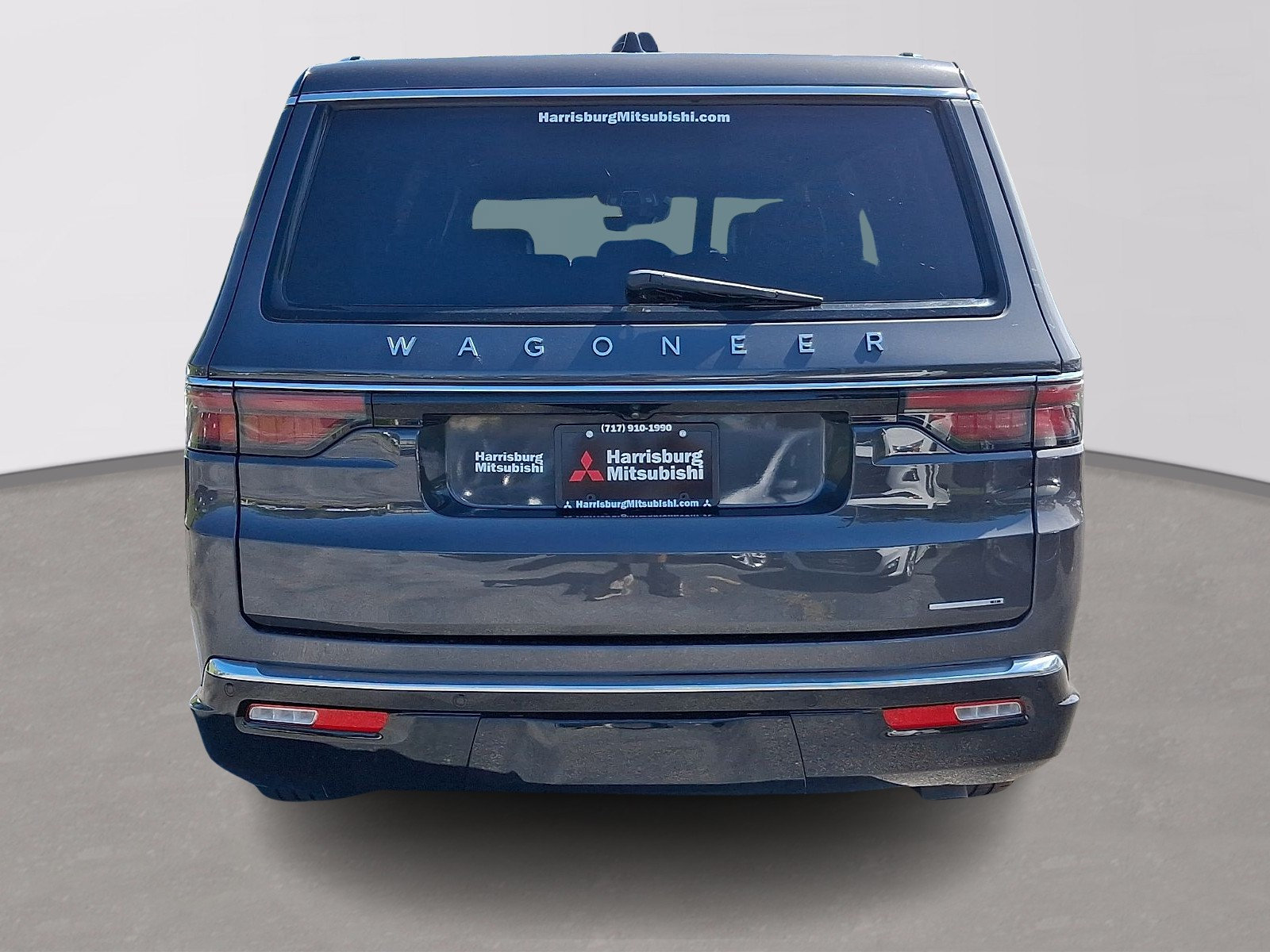 Used 2024 Jeep Wagoneer L Series II w/ Flexible Seating Group AWD/4WD image 5