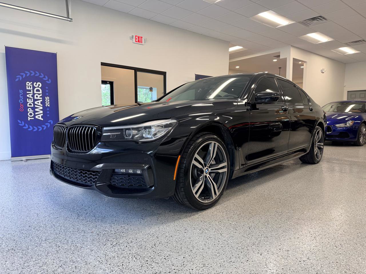 Used 2019 BMW 740i w/ M Sport Package RWD image 4