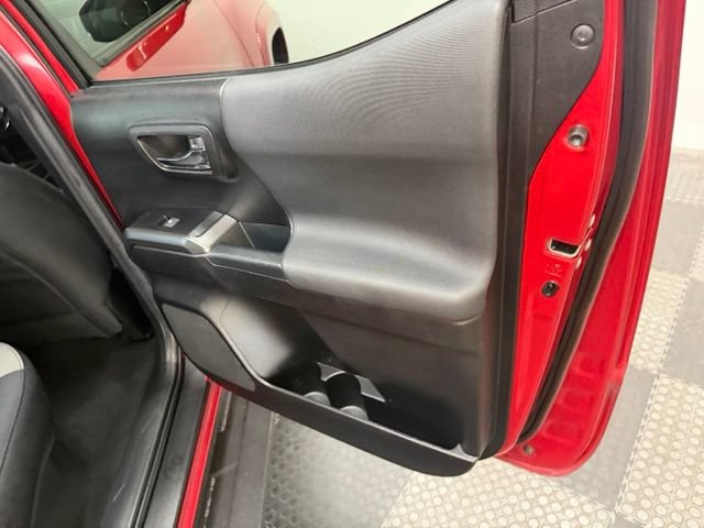 Used 2022 Toyota Tacoma TRD Sport AWD/4WD image 44