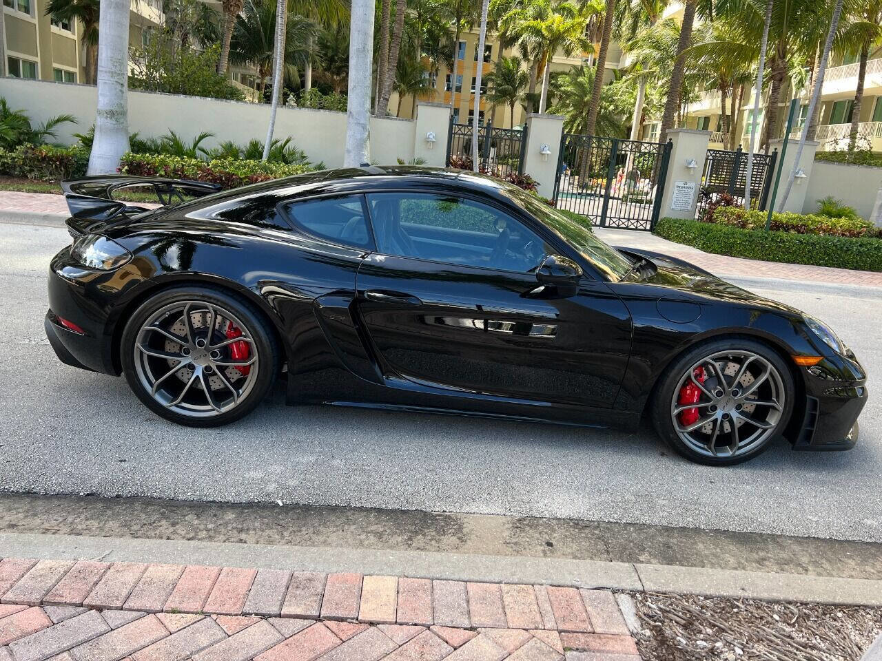 Used 2021 Porsche 718 Cayman GT4 image 9