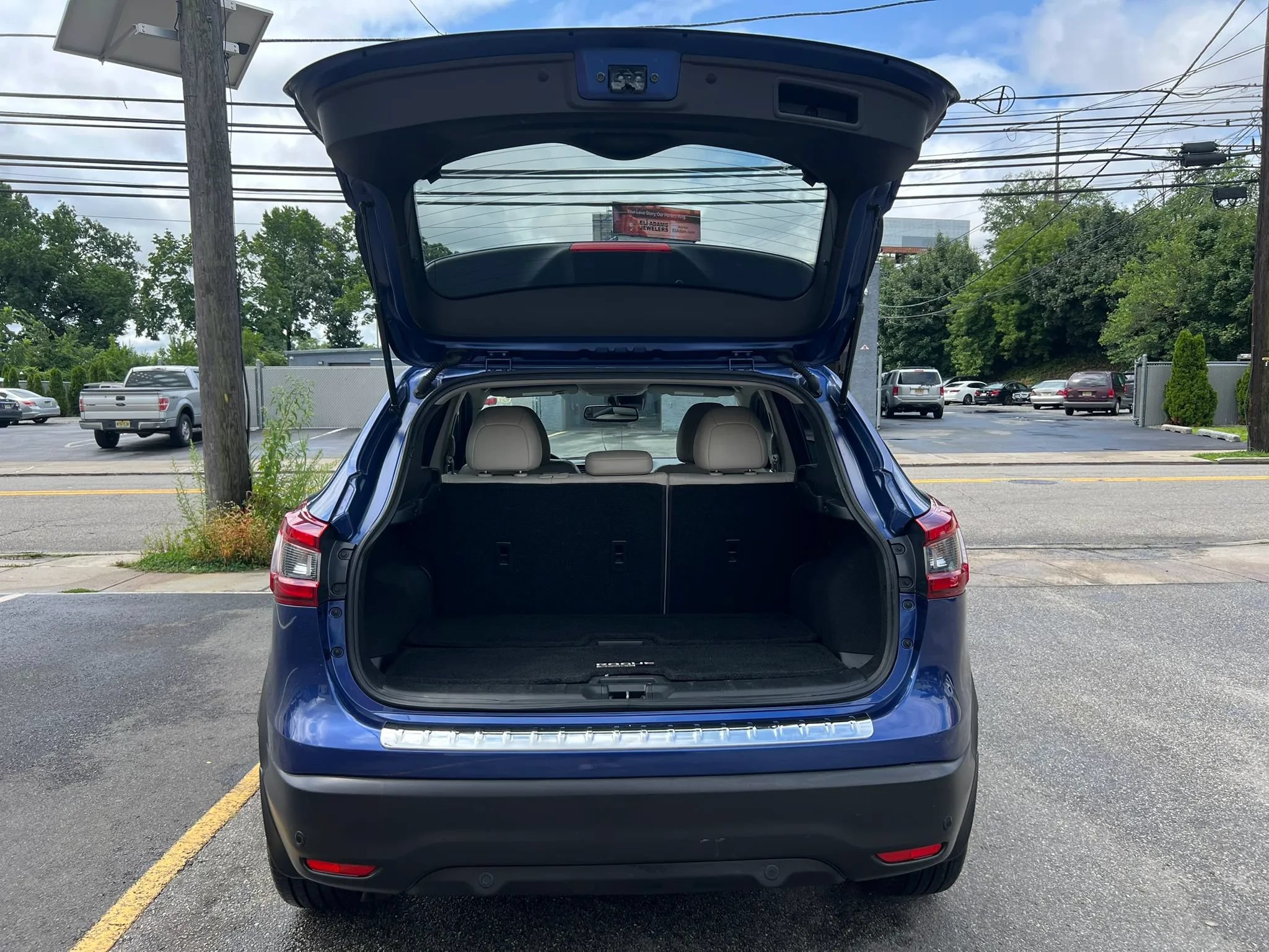 Used 2022 Nissan Rogue Sport SL w/ Premium Package AWD/4WD image 9