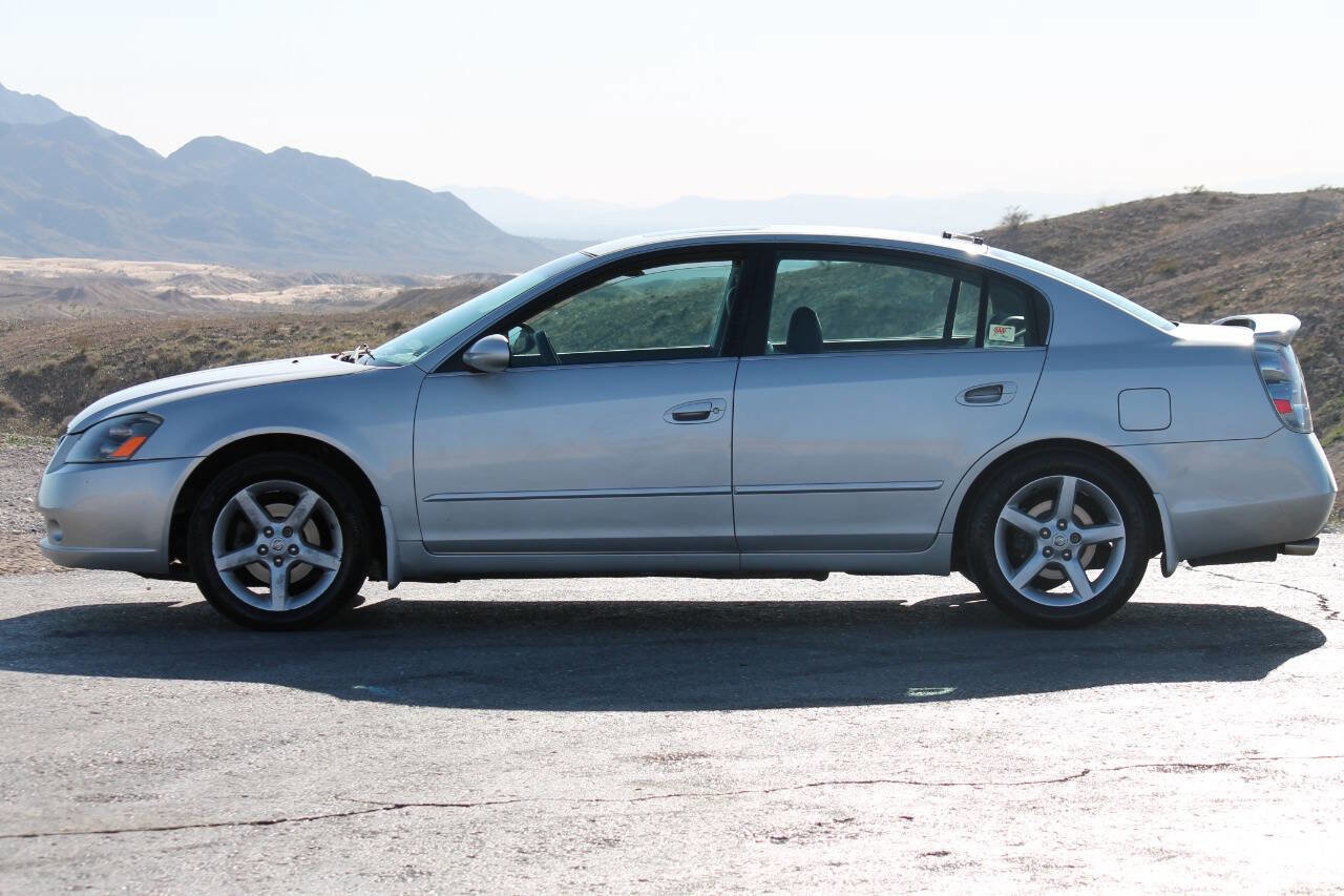 Used 2005 Nissan Altima 3.5 SE w/ (X02) Navigation Pkg FWD image 5