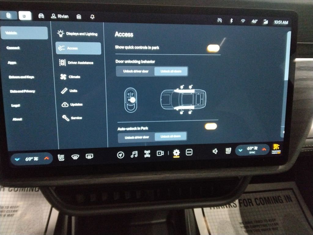 Used 2023 Rivian R1S Launch Edition image 18