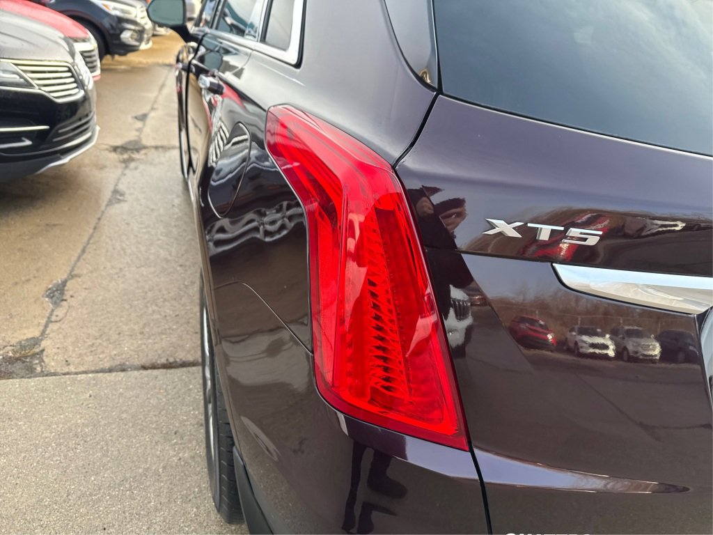 Used 2018 Cadillac XT5 Luxury w/ Driver Awareness Package image 23