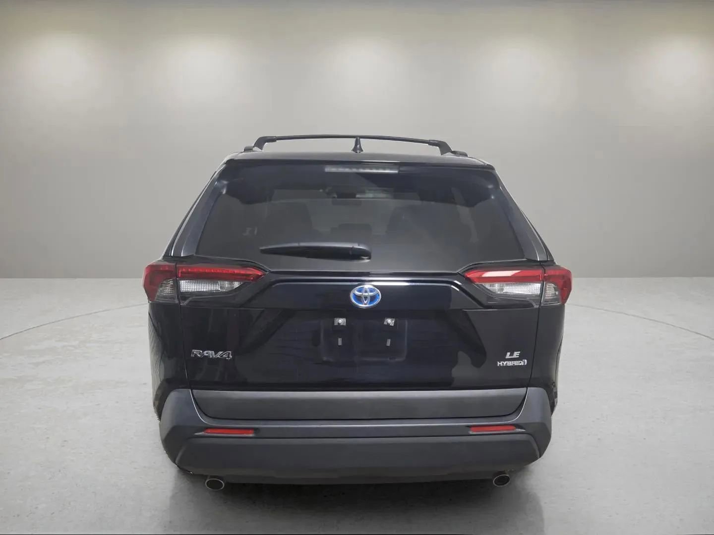 Used 2021 Toyota RAV4 LE image 6