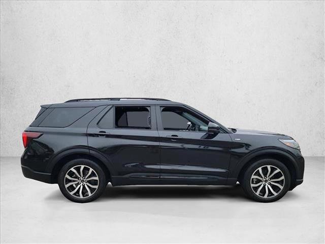 Used 2025 Ford Explorer ST-Line w/ Premium Package RWD image 4