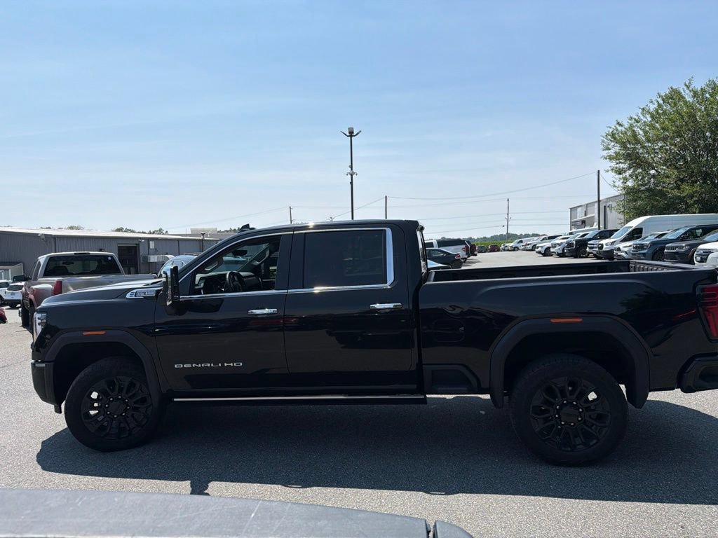 Used 2024 GMC Sierra 2500 Denali w/ Technology Package AWD/4WD image 8