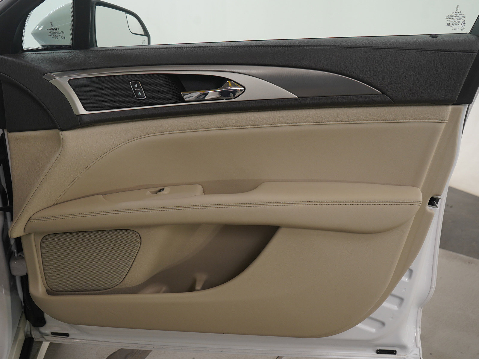 Used 2018 Lincoln MKZ Premiere image 9