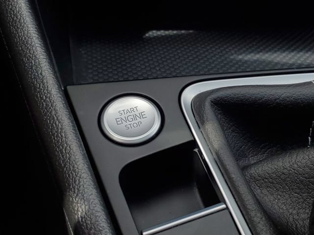 Certified 2024 Volkswagen Jetta SE w/ Panoramic Sunroof Package FWD image 30