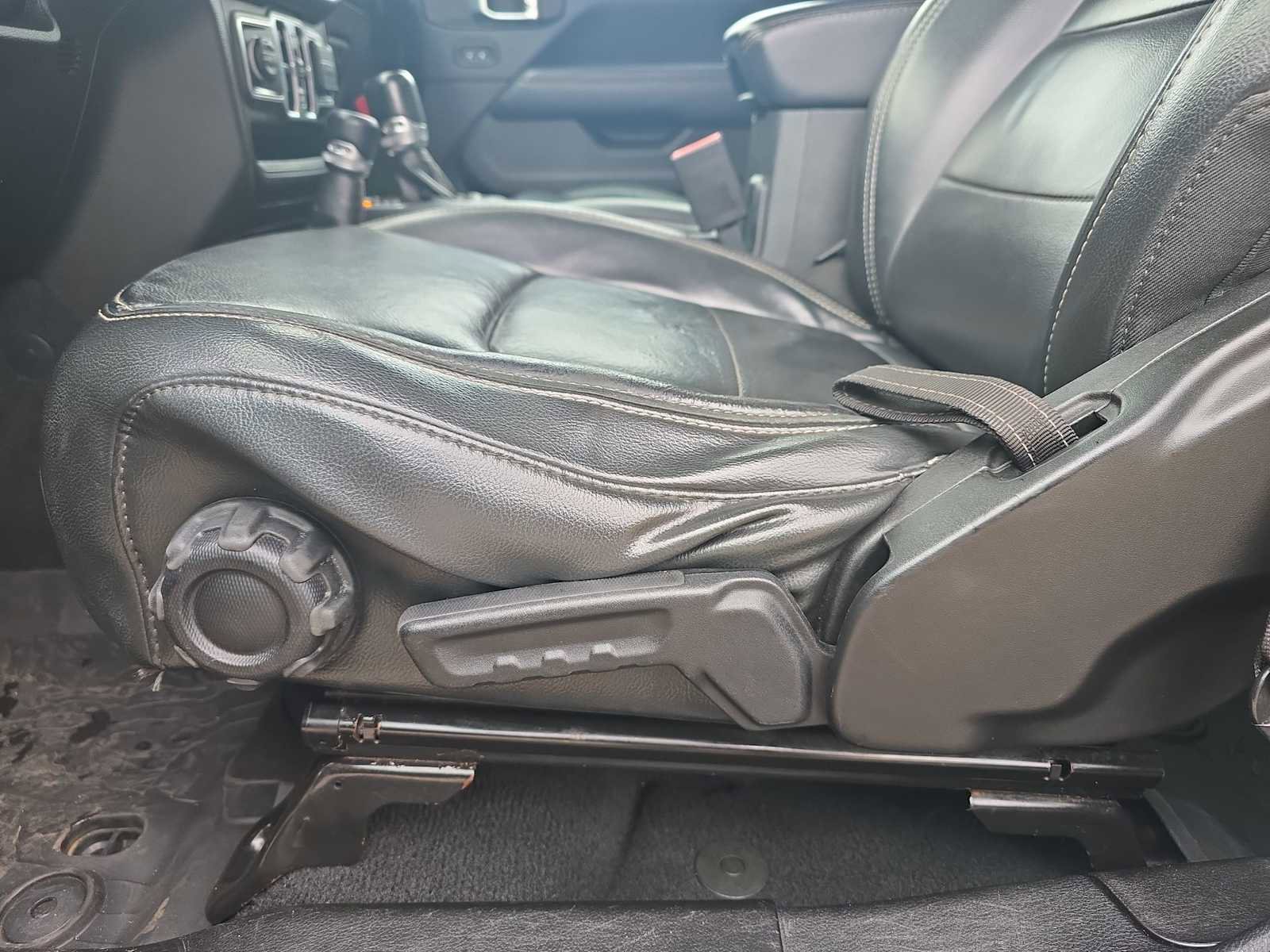 Used 2022 Jeep Gladiator Overland w/ Popular Equipment Package image 15