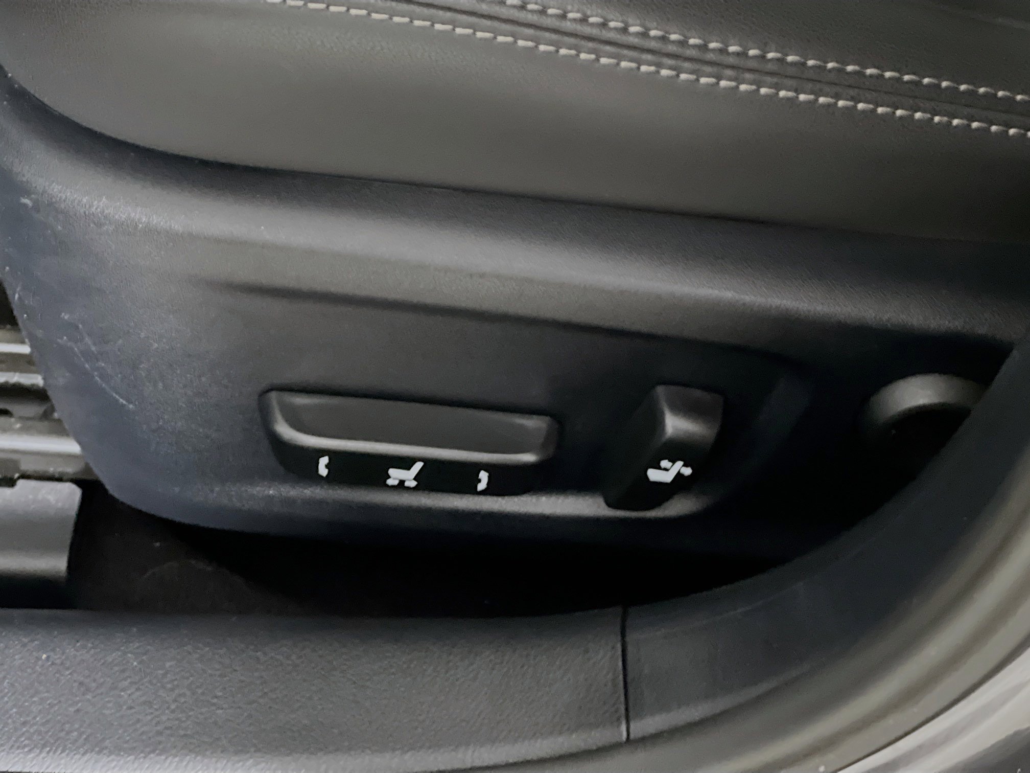 Used 2016 Lexus IS 200t w/ Navigation System Package image 16