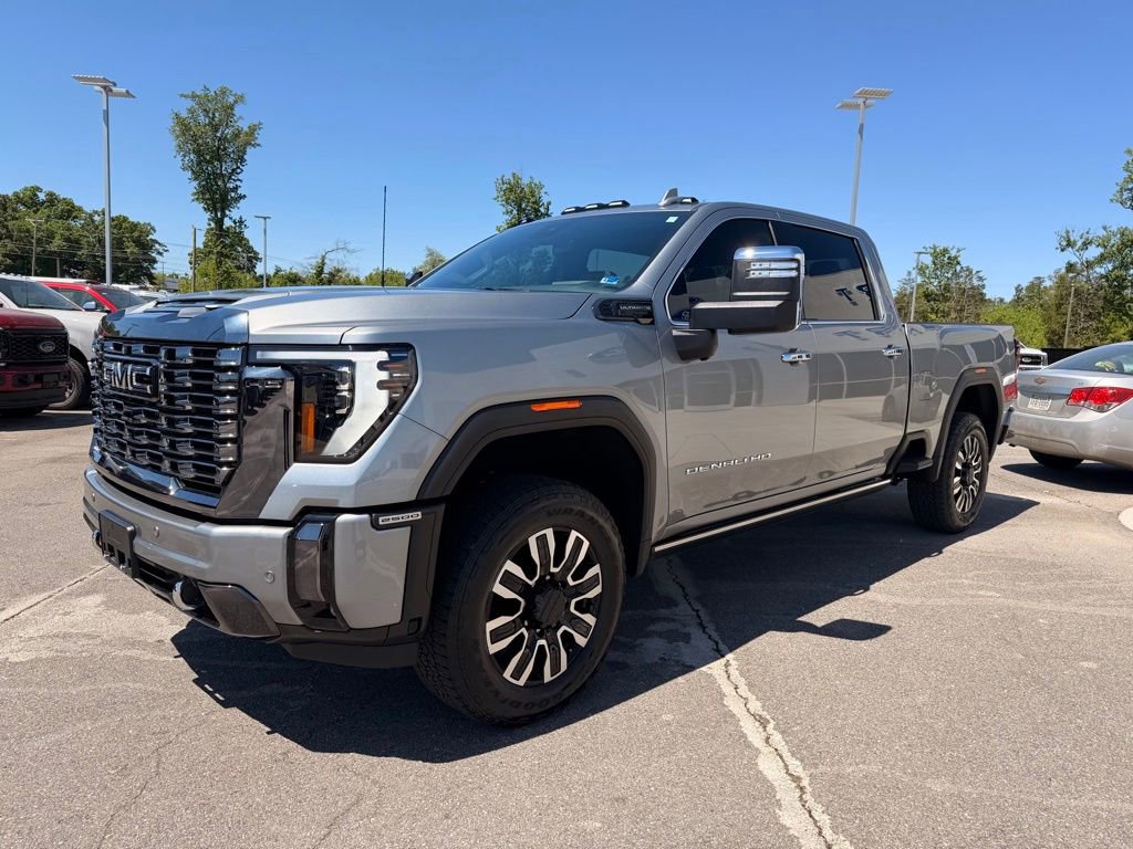 Used 2024 GMC Sierra 2500 Denali Ultimate AWD/4WD image 8