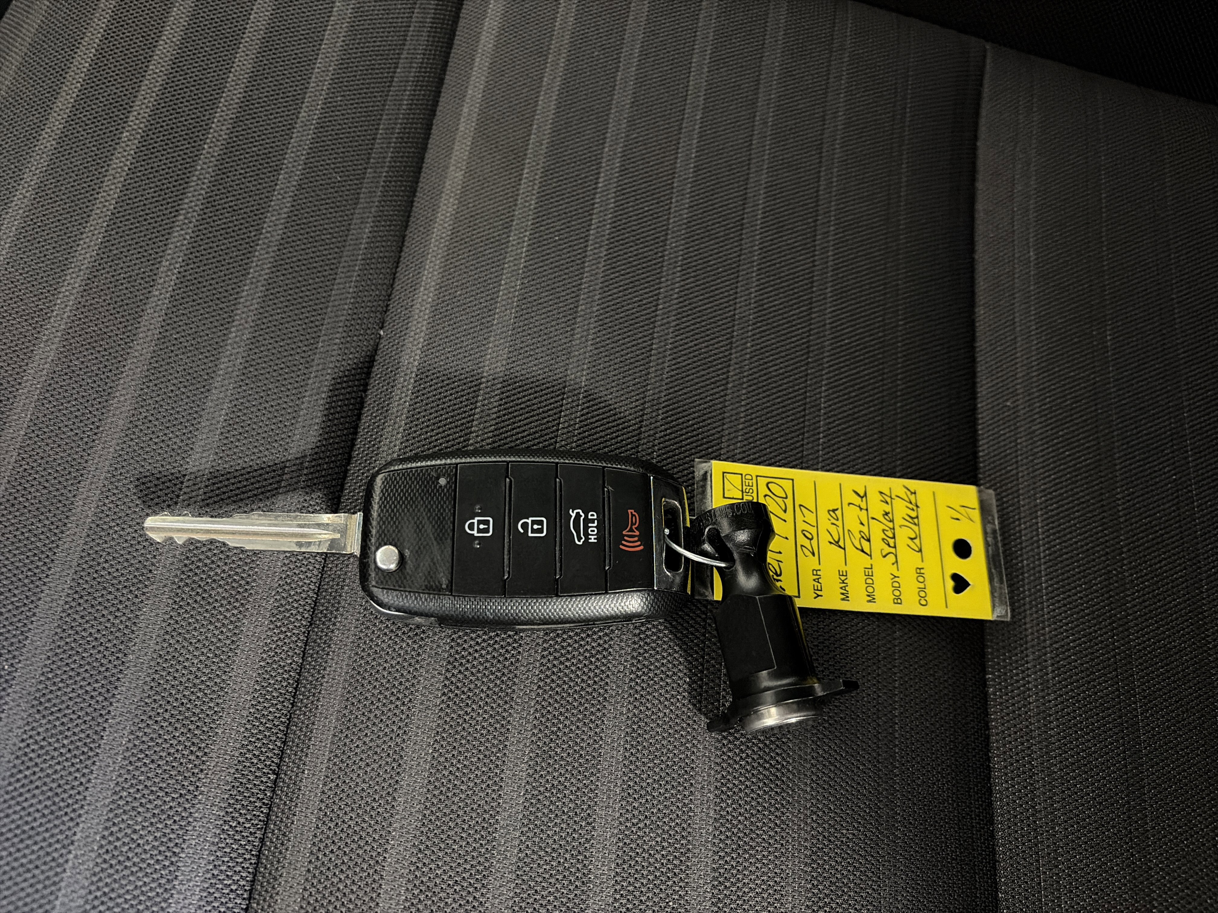 Used 2017 Kia Forte S image 31