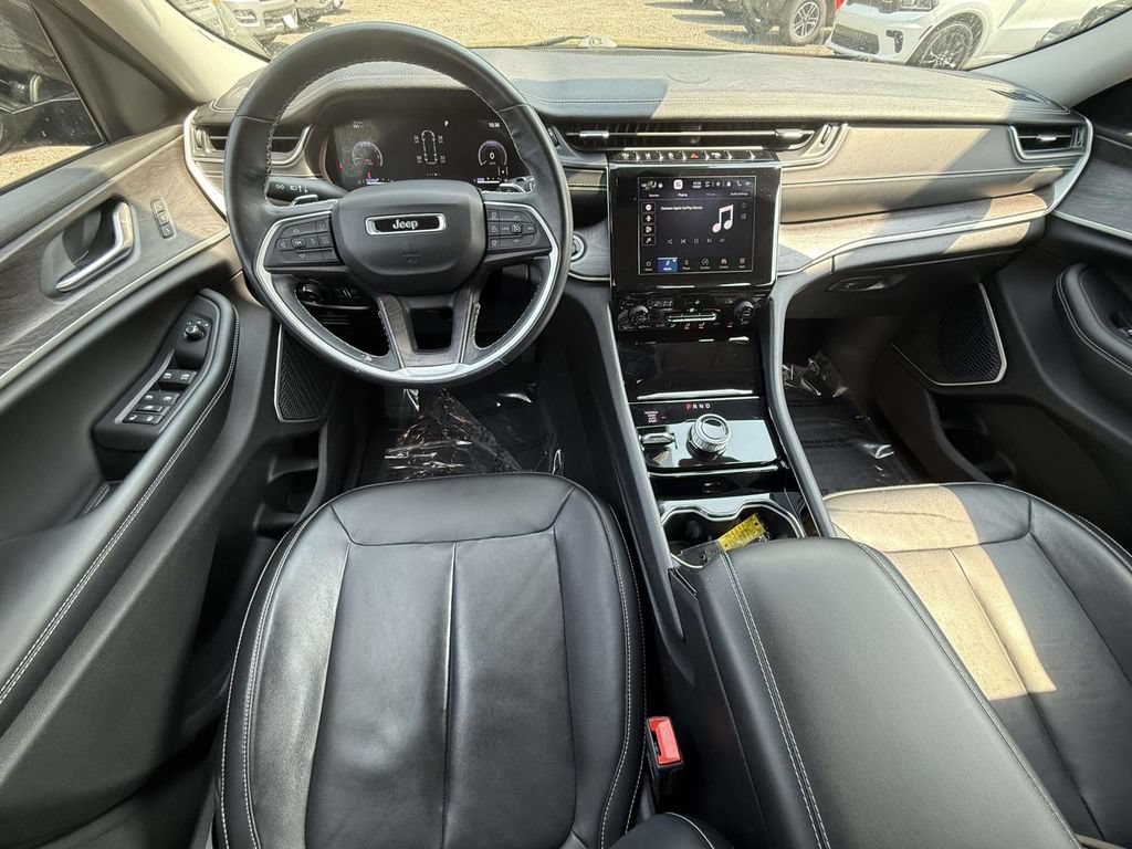 Used 2021 Jeep Grand Cherokee L Limited AWD/4WD image 15