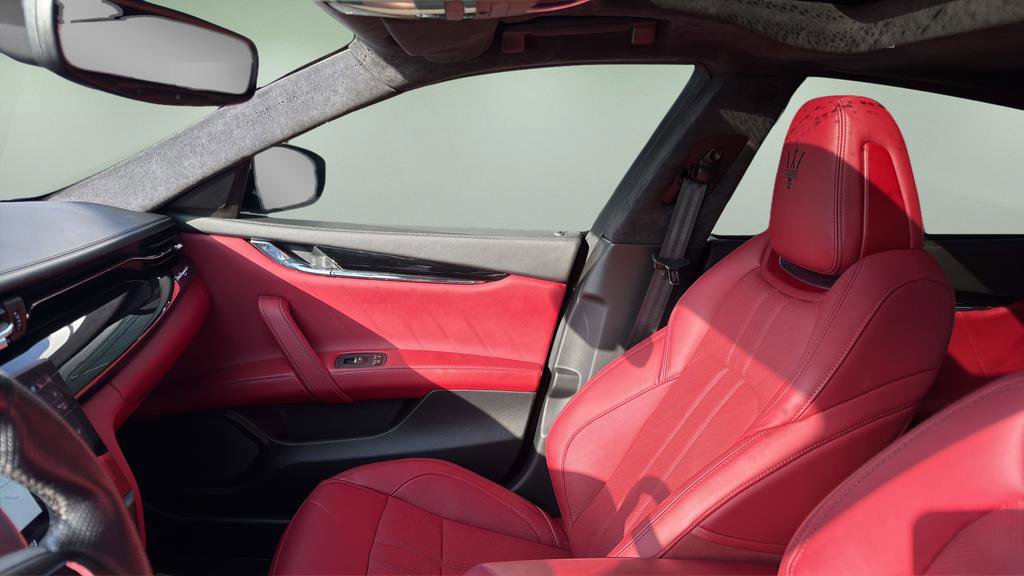 Used 2022 Maserati Quattroporte Modena Q4 image 21