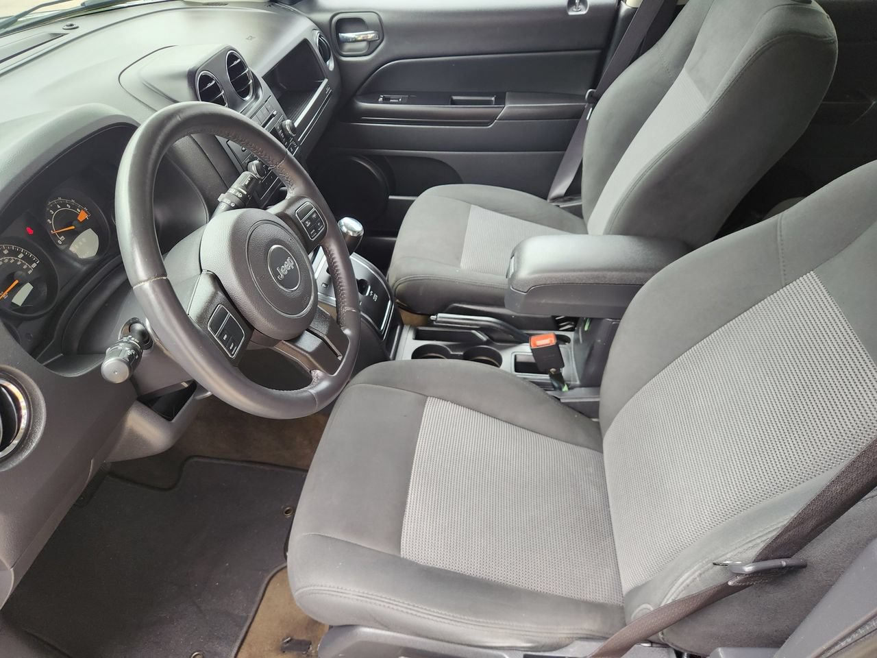 Used 2017 Jeep Patriot Latitude FWD image 10