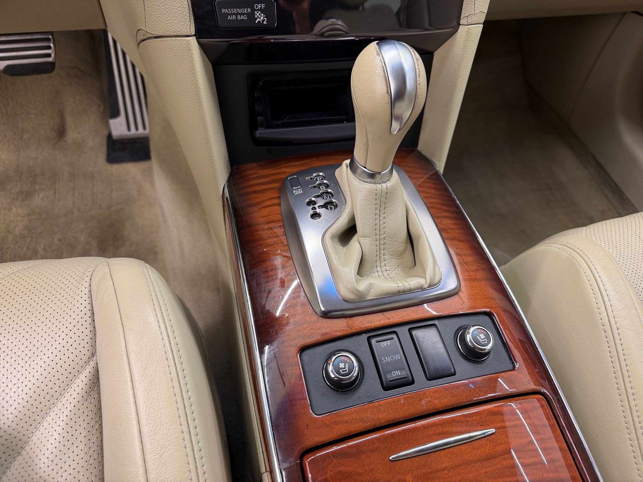 Used 2011 INFINITI FX35 AWD w/ Premium Pkg image 17