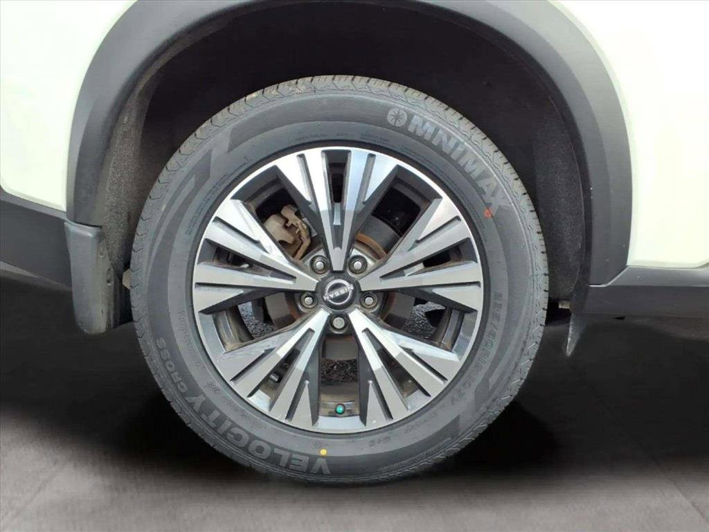 Used 2023 Nissan Rogue SV image 19